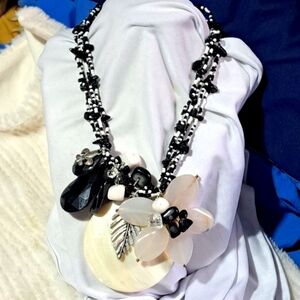 Women's Pearl Necklace White and Black beads